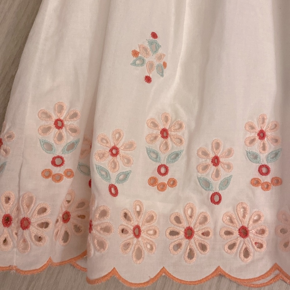 Baby Gap embroidered eyelet dress size 6-12m - Picture 2 of 4